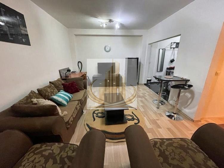 Apartament renovat cu 1 cameră transformat in 2 cam | zona MEDICINA f - Poză 1