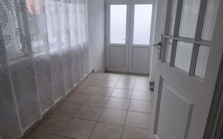 Spațiu cu potențial dublu: locuință sau sediu! - Poză 7