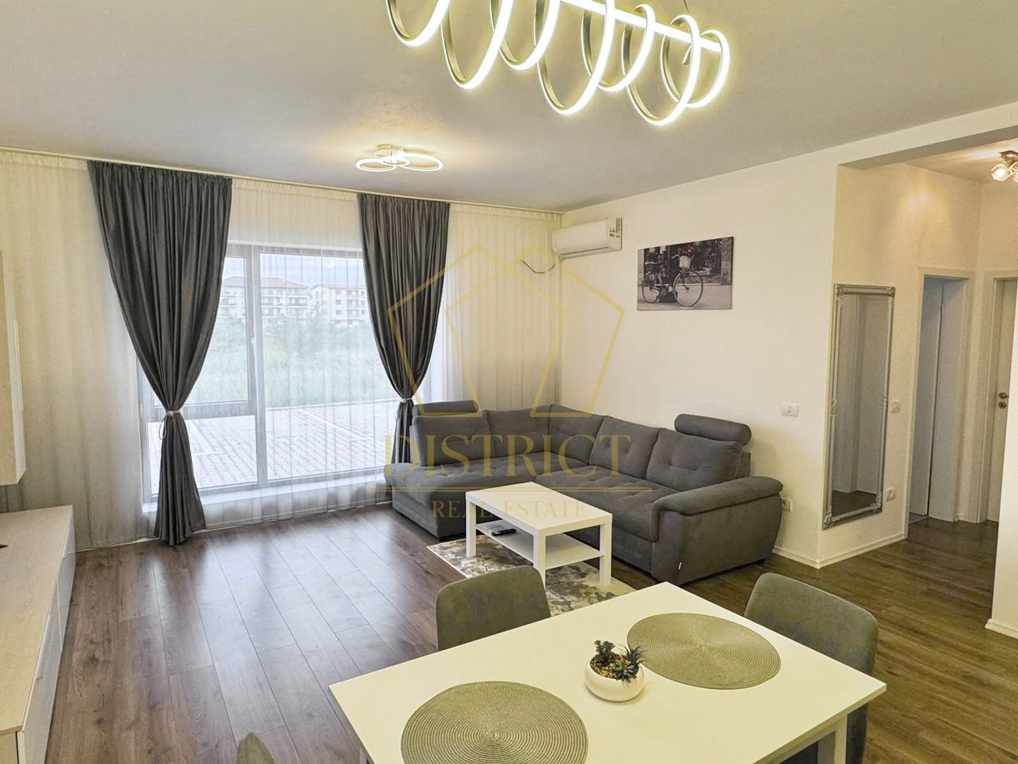 Apartament cu 2 camere mobilat la parter in Giroc zona planetelor la asfalt. - Poză 1