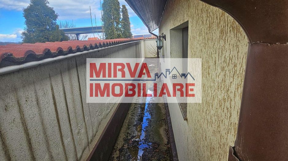 Vilă spațioasă Strejnicu S+P+1E+M, 8 camere, garaj, teren 595 mp - Poză 17