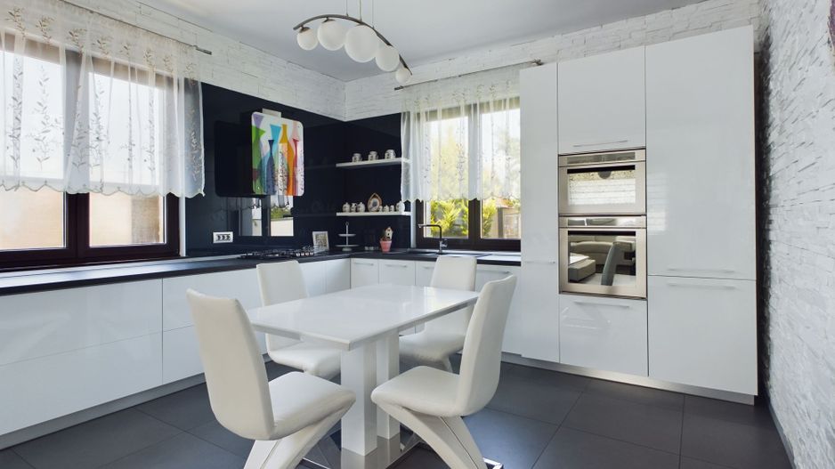 Vilă modernă cu 5 camere Curtici - Poză 3