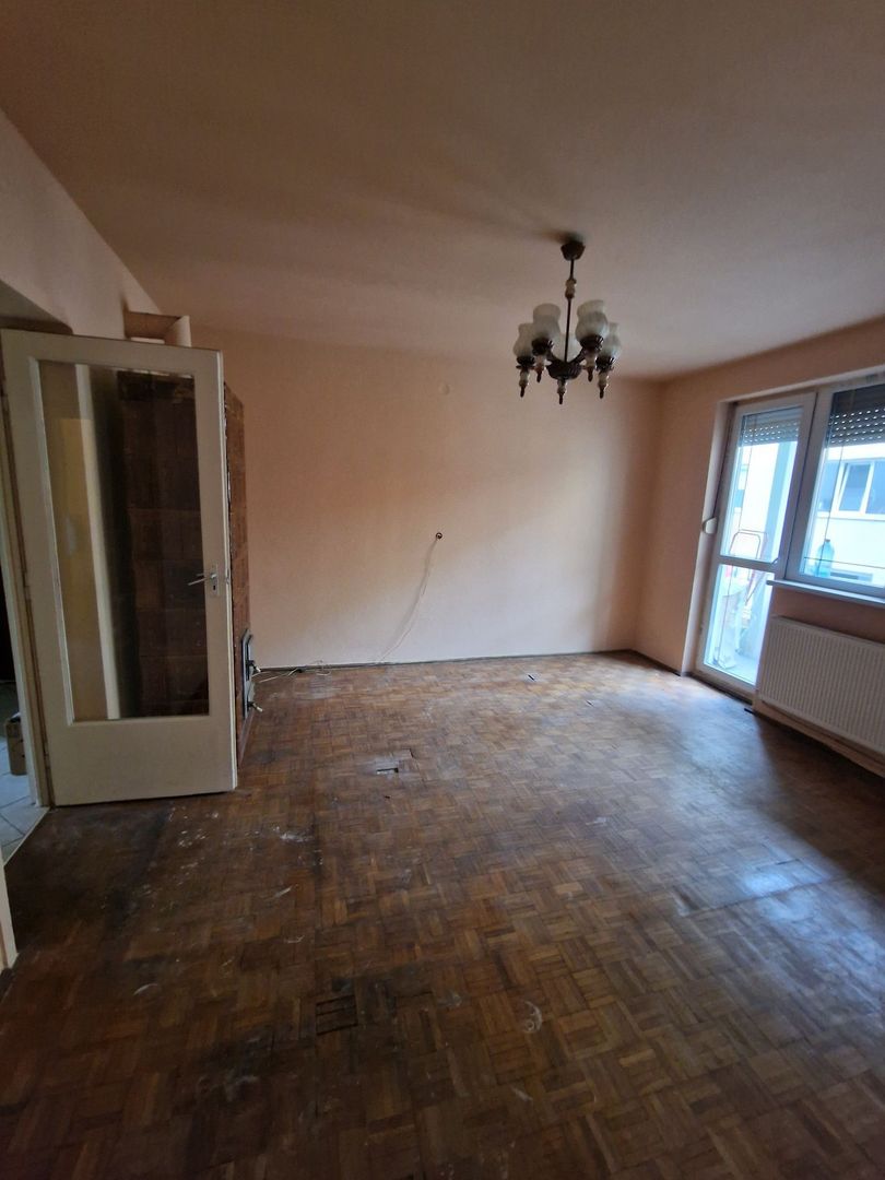 BRASADAS vinde ap 3 cam etaj 1/4 60mp in zona Ultracentrala. - Poză 1