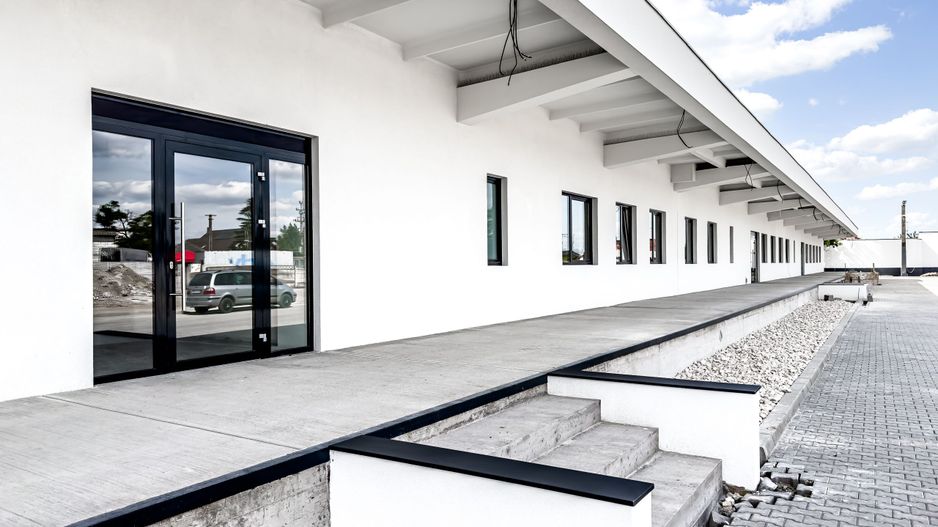Birouri proaspăt renovate de închiriat - Poză 1