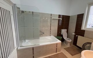 Vilă de închiriat zona Parvan - Poză 32