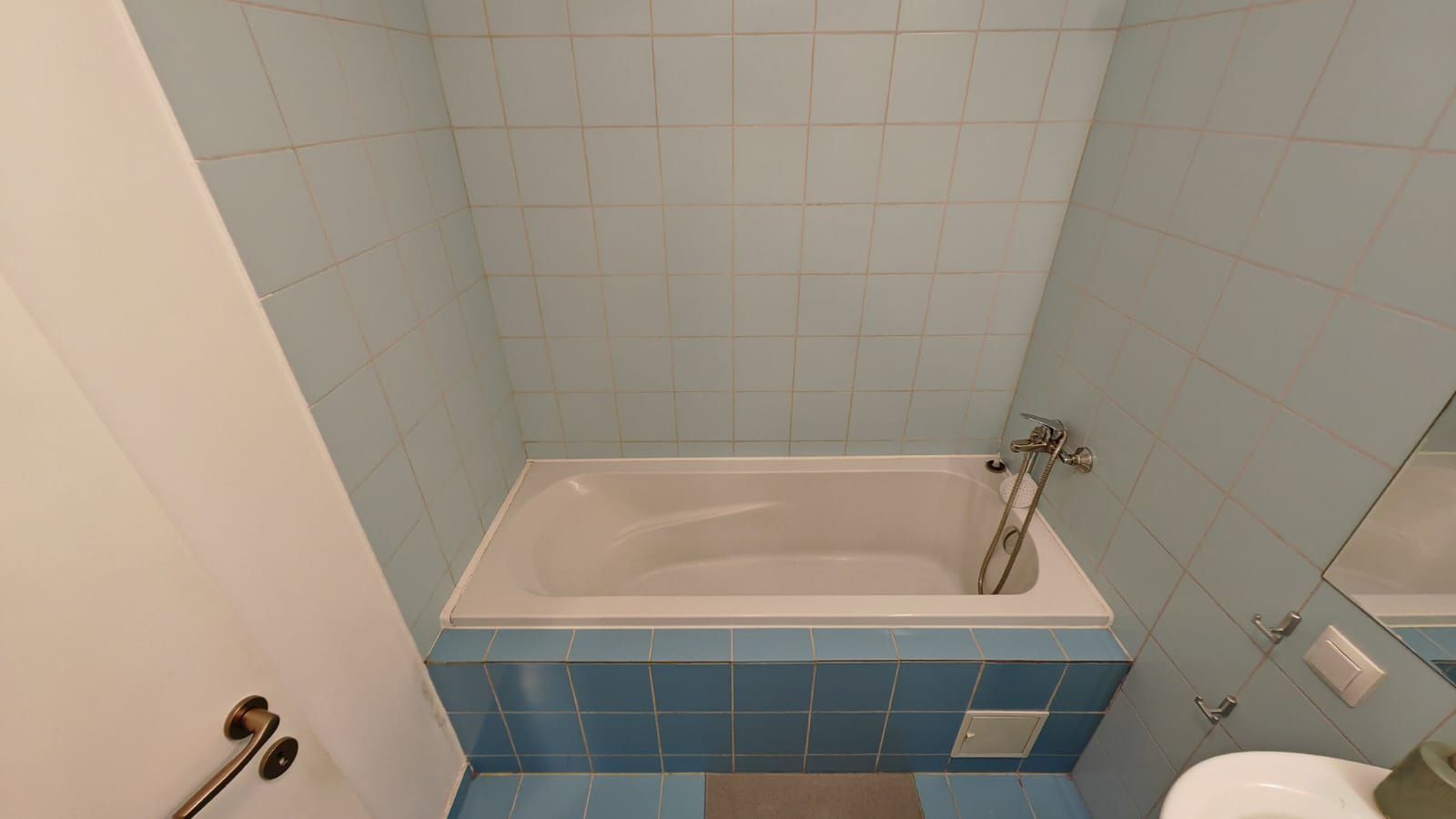 Metrou Pacii, Ten Blocks, 2 camere, 70mp, 4/10, decomandat, mobilat, loc parcare - Poză 8