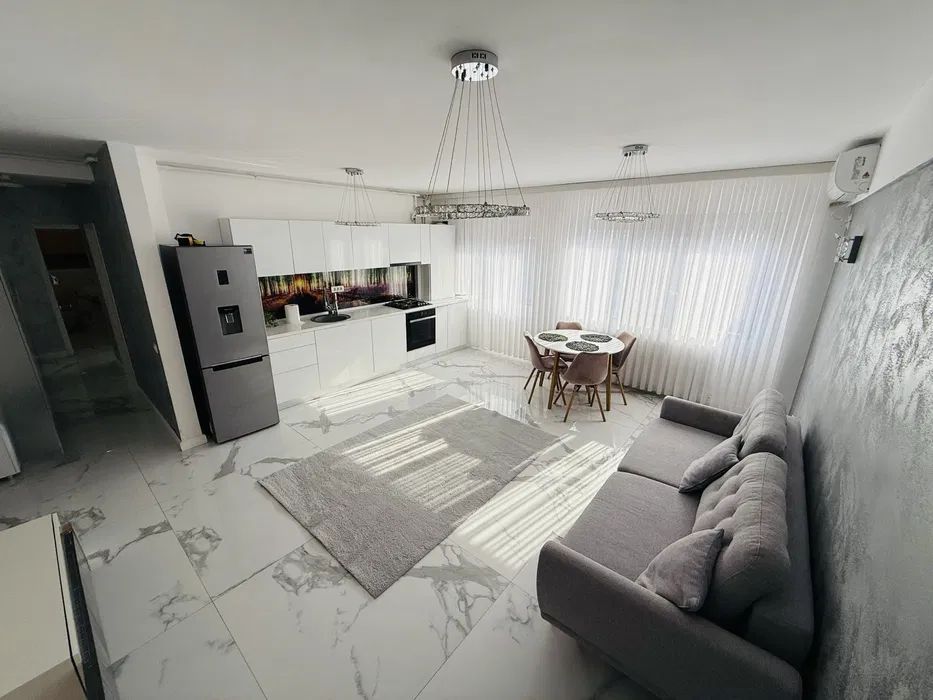 Apartament 3 camere de inchiriat - Poză 1