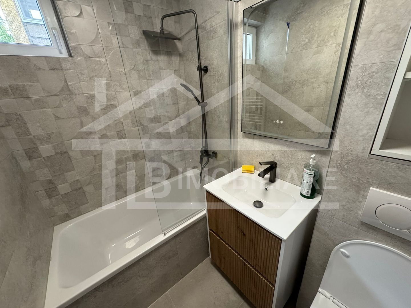 Apartament cu 3 camere, 66mp, Zona Semicentral - Poză 11