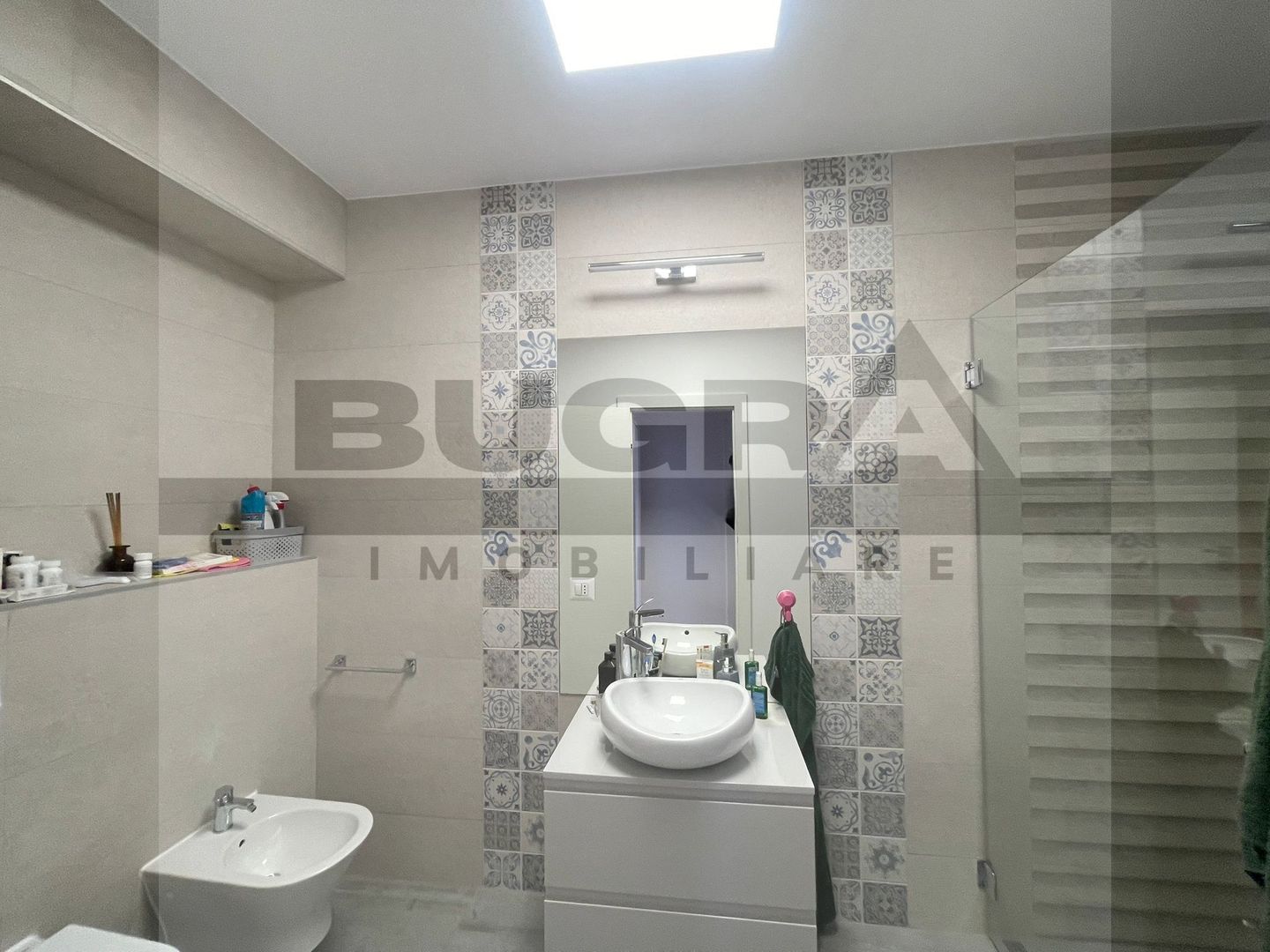 Apartament de 3 camere, modern, 80mp, parcare, zona Centrala - Poză 14