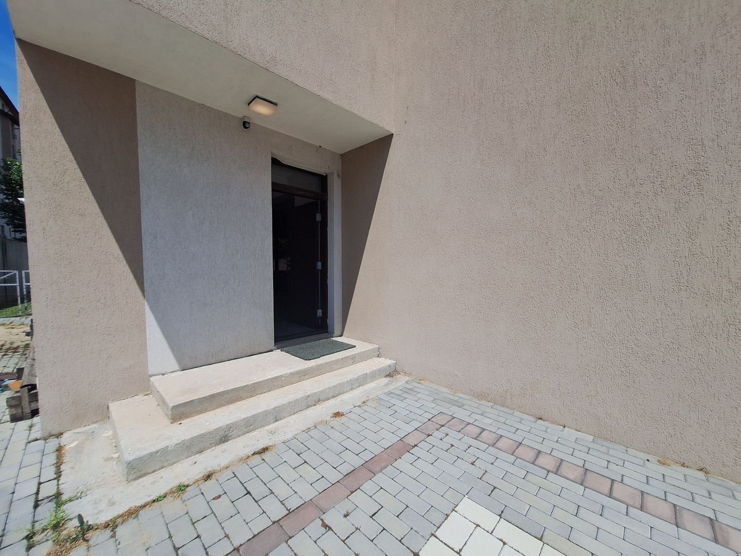 Duplex 4 cam 3 bai parcare&curte Prelungirea Ghence str. Maracineni - Poză 1