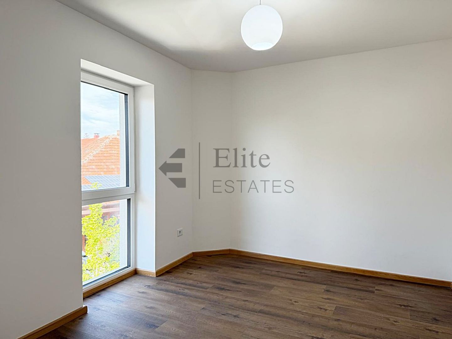 Casa noua singura in curte, ultracentral in Oradea - Poză 13