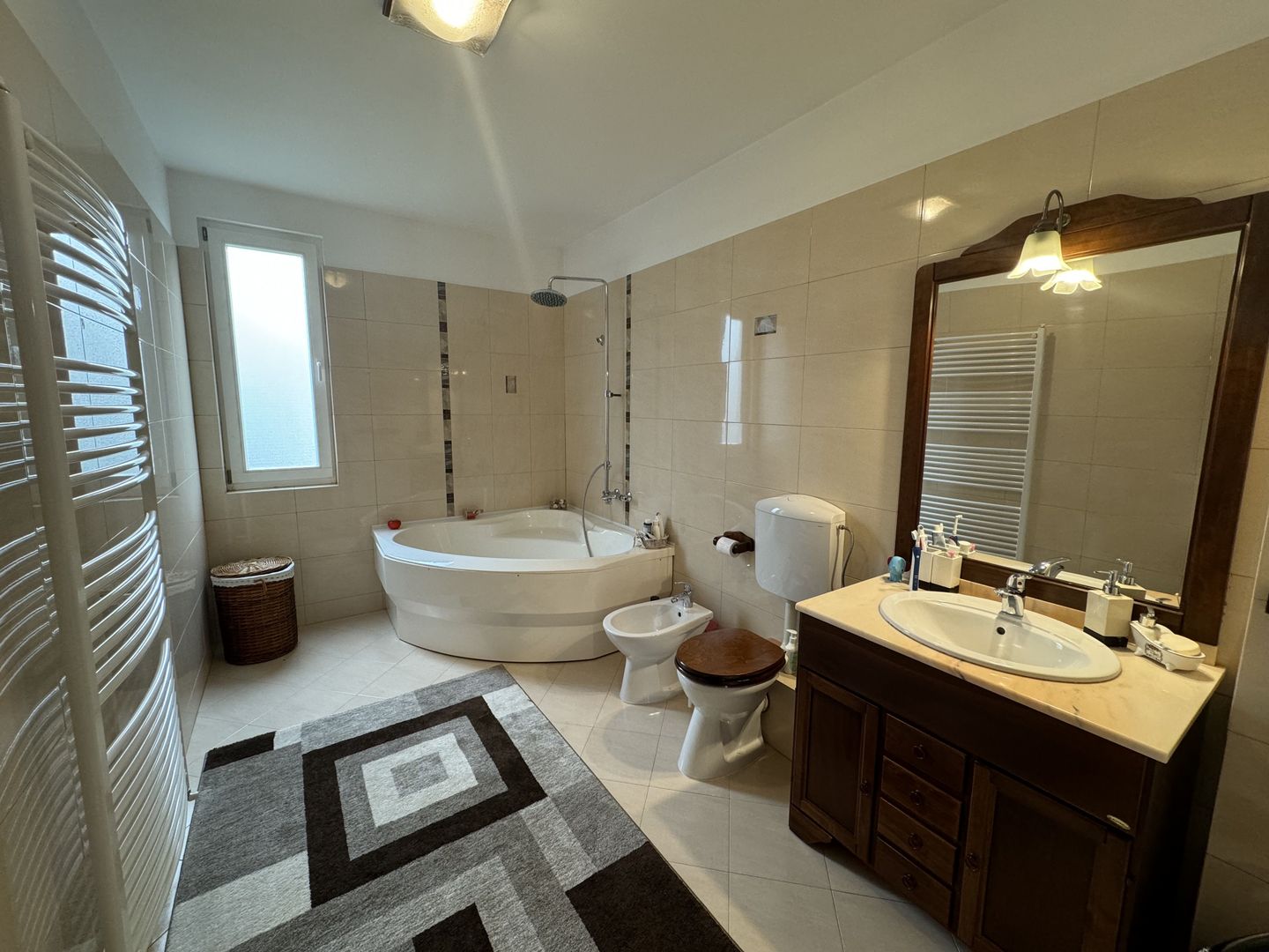 Vila individuală de vânzare în Livezeni, la doi pași de Târgu Mureș | Comision 0 - Poză 24