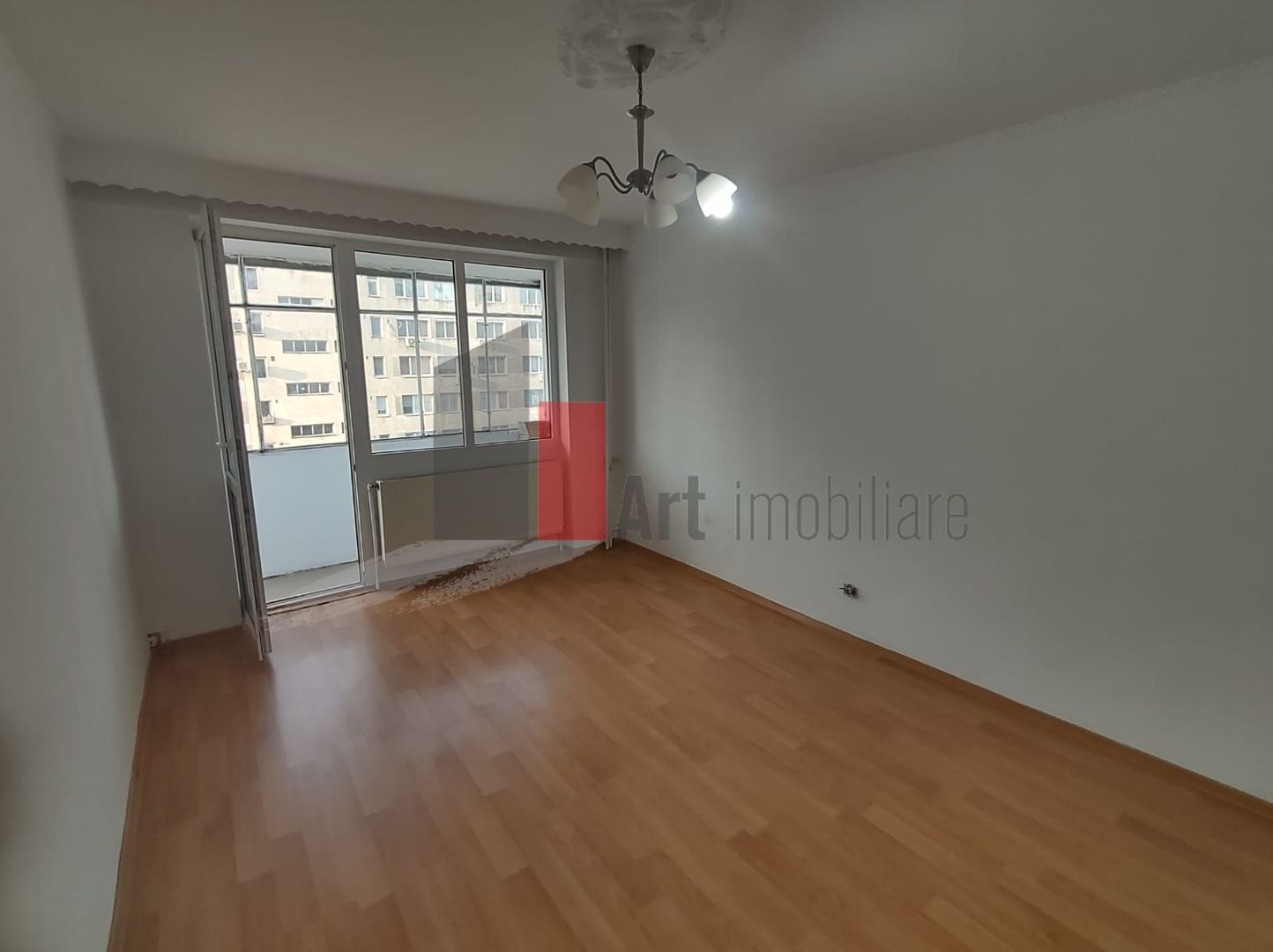 Vânzare apartament decomandat 3 camere cu centrală - Str. Baciului - Poză 4