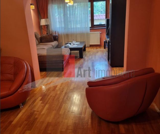 VILA PARCUL CIRCULUI - Poză 1