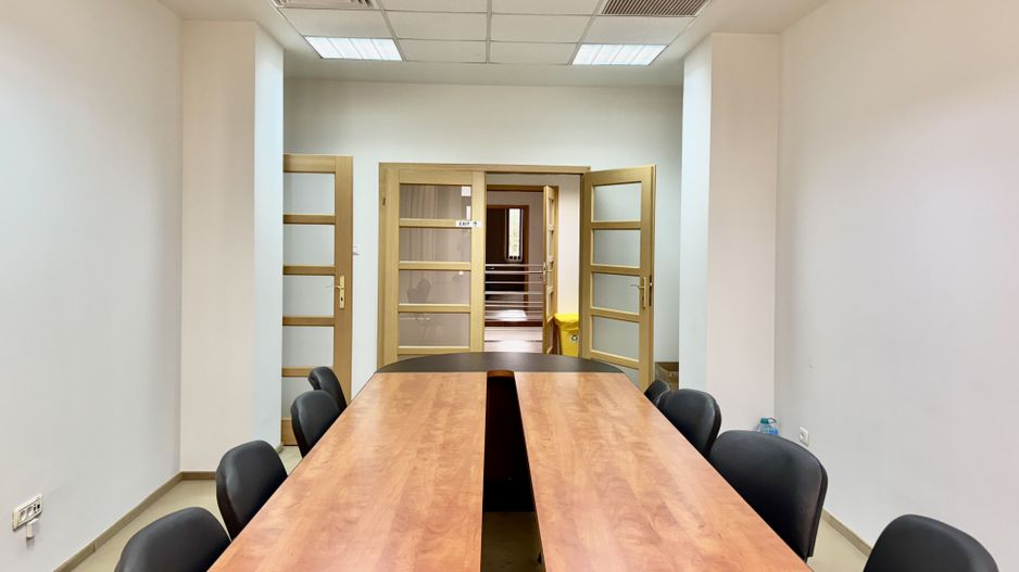 Spațiu pentru birouri langa Funshop Buziașului - Poză 4