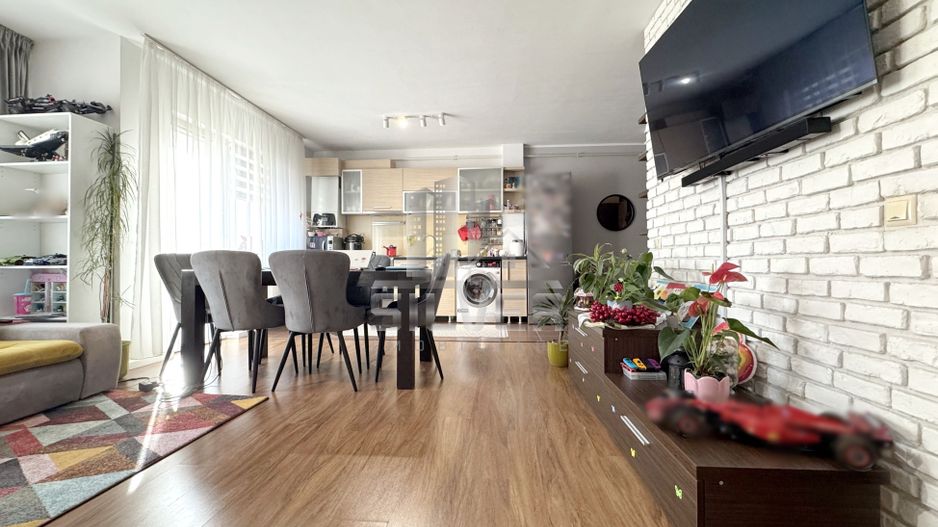 Apartament cu 3 camere la cheie+2 parcari. - Poză 2
