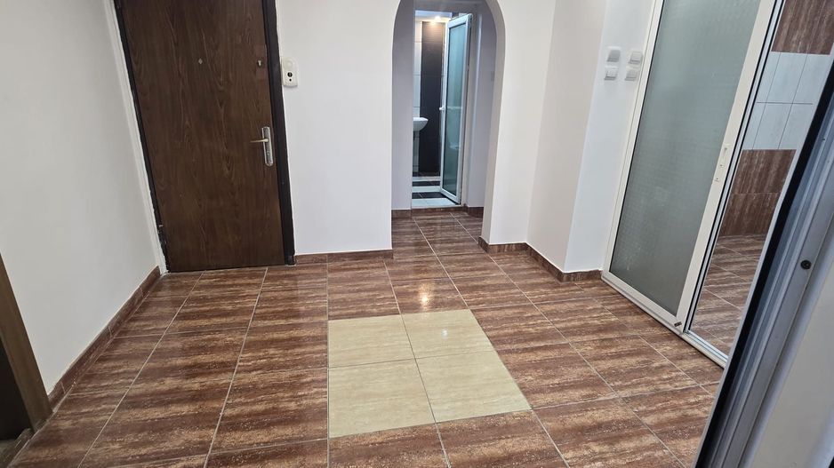 Apartament 4 camere Soseaua Berceni /an 1981 - Poză 1