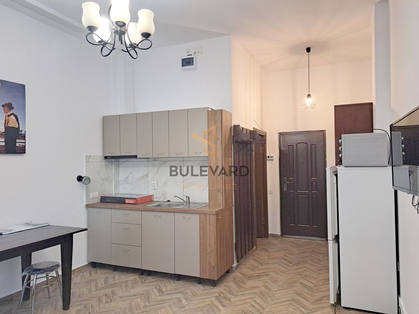 Garsoniera de inchiriata in zona Metro! - Poză 5