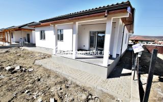 Casa 4 cam.2 băi,1 pivniță 1 dressing,500mp.teren,gard,pavaj - Poză 3