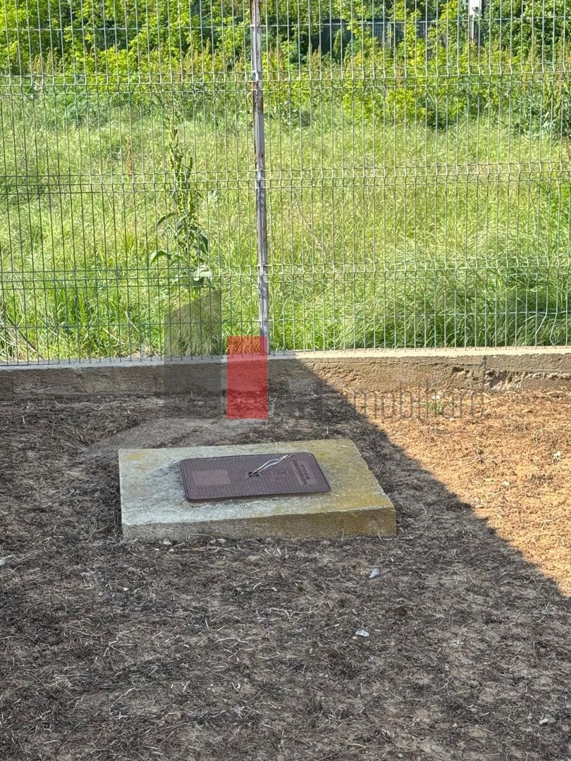 Casa la rosu in Peris - Poză 13