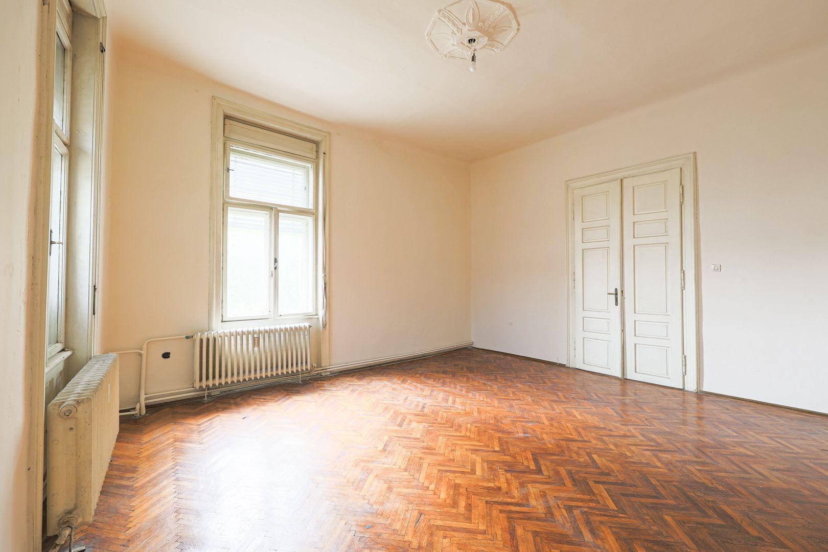 Vândut! Raritate pe piața imobiliară din Arad–Apartament cu 4 camere - Poză 5