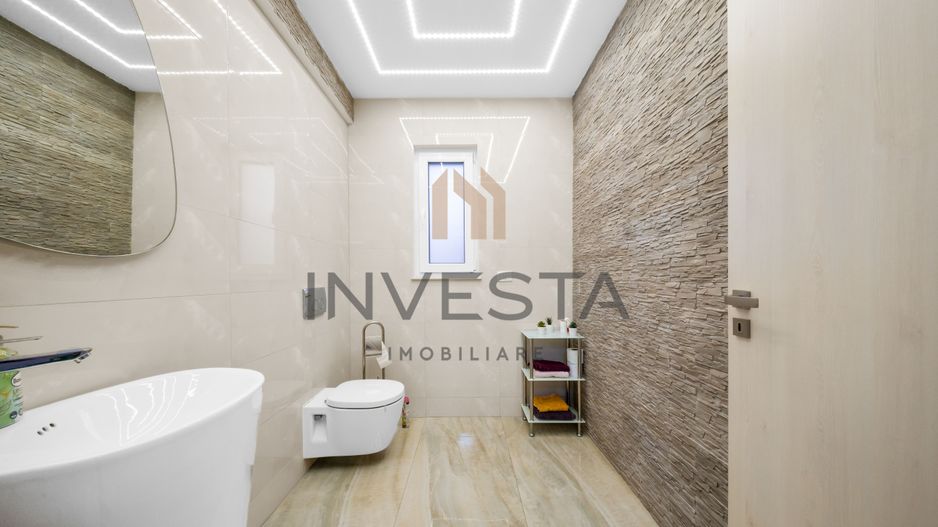 Casa moderna, spatioasa , pe o strada privata retrasa! - Poză 5