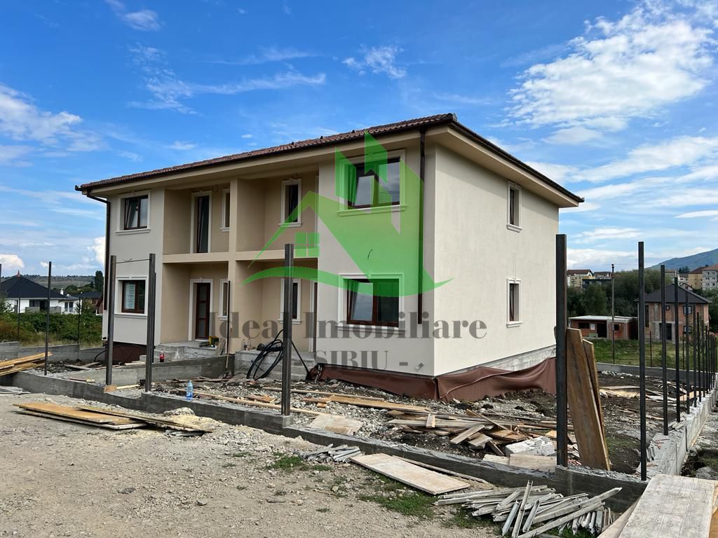 Casa Tip Duplex cu 4 camere si 366 mp teren, in Cisandie - Poză 7