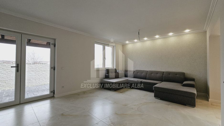 Casa tip duplex cu mobila de bucatarie, Dealul Furcilor - Poză 3