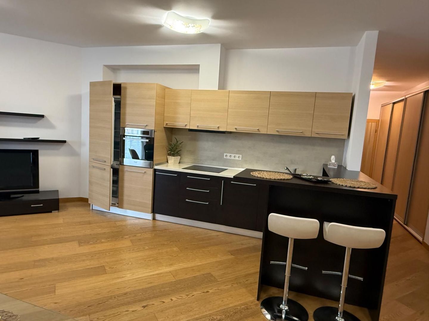 Apartament 2 camere loc de parcare în subteran - Poză 2