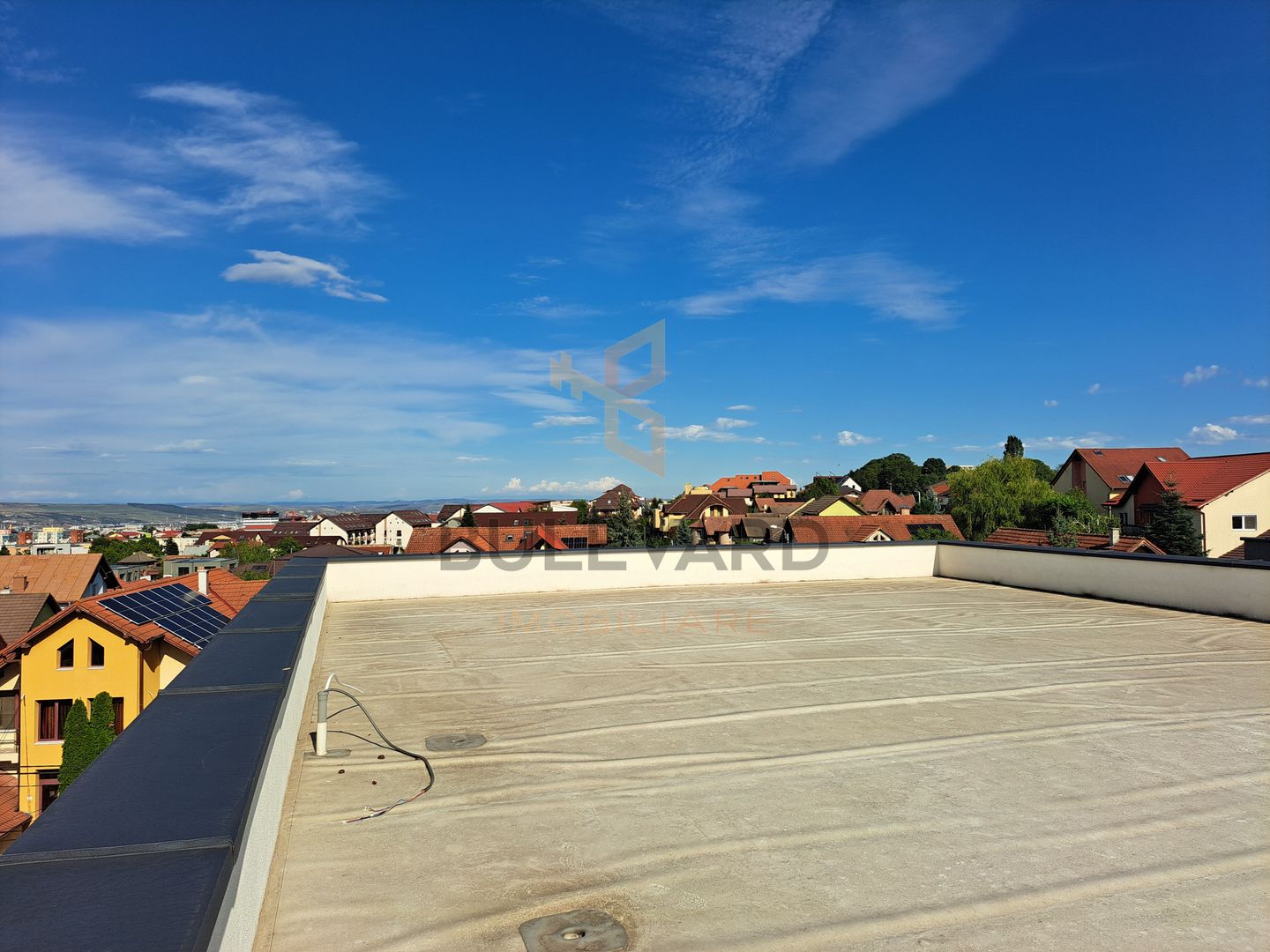 Penthouse 150 mp utili+ terase 200 mp+ 2 parcari subterane +curte 120 mp - Poză 11