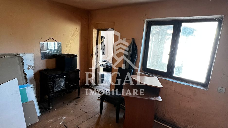 Casă de vânzare în Cristur – teren 440 mp | Necesita Renovare - Poză 2