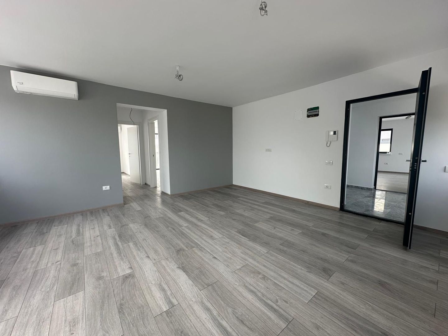 Apartamente 3 camere de vanzare in Ovidiu cu vedere la Lac - Poză 9