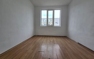 CET - Garsoniera | piata Cet | libera | etaj 3 - Poză 3