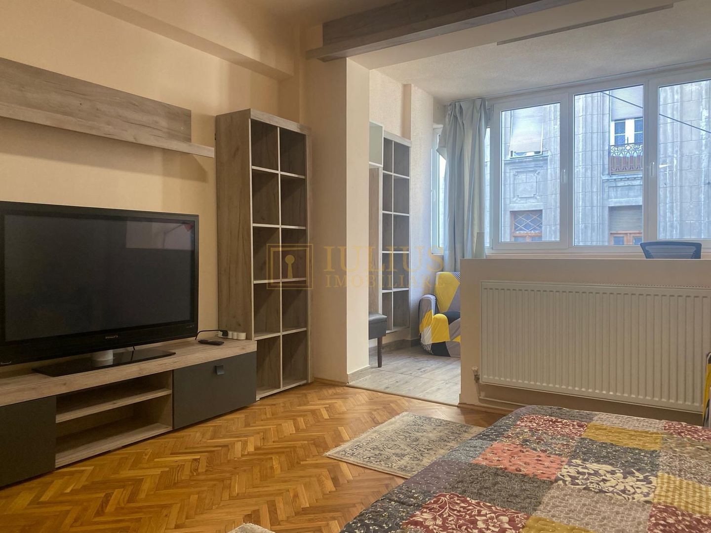 2 dormitoare, centrala proprie, bucatarie inchisa. Piața Libertatii. - Poză 1