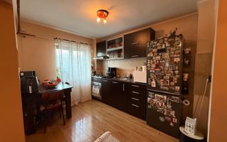 De vânzare / Închiriere – Apartament 3 camere decomandat - Poză 6
