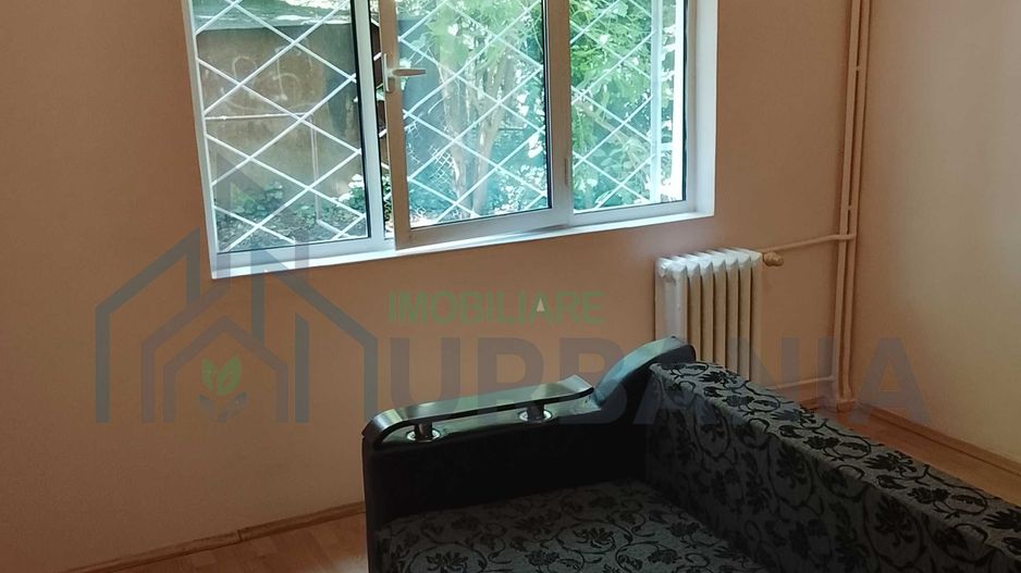 # vand 2 camere cămin (unite) cu hol și baie 32 mp, parter - Poză 8