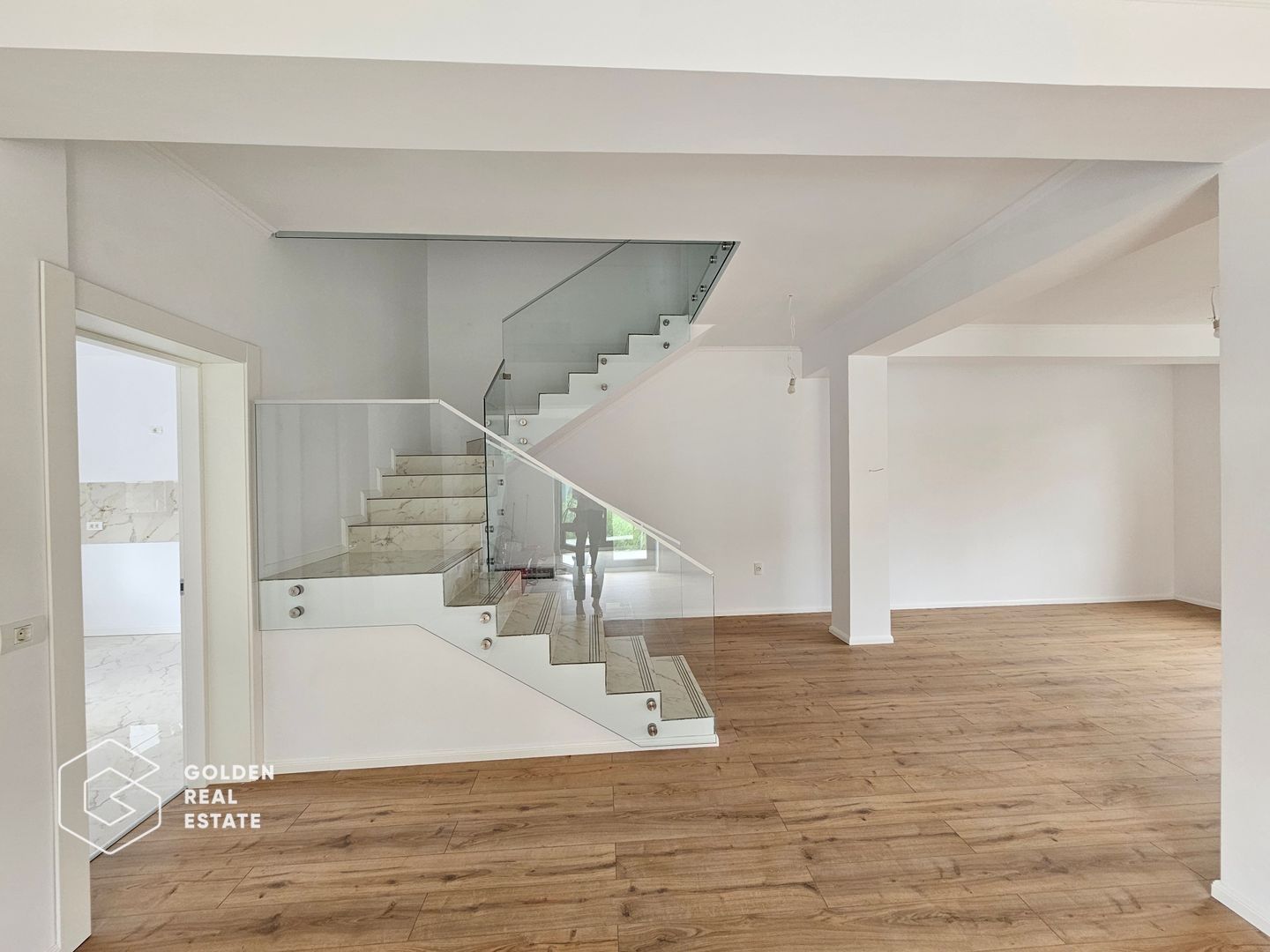 Casa spatioasa, 161 mp Utili, 4 camere, 4 bai, Tunari, COMISION 0% - Poză 4