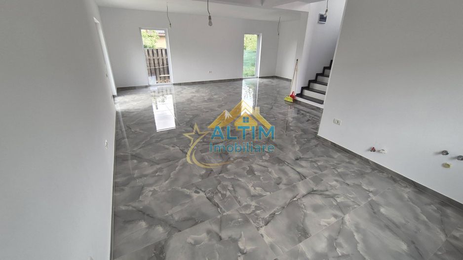 OPORTUNITATE: Casă nouă și spațioasă în cartier Izvor🏡 - Poză 4