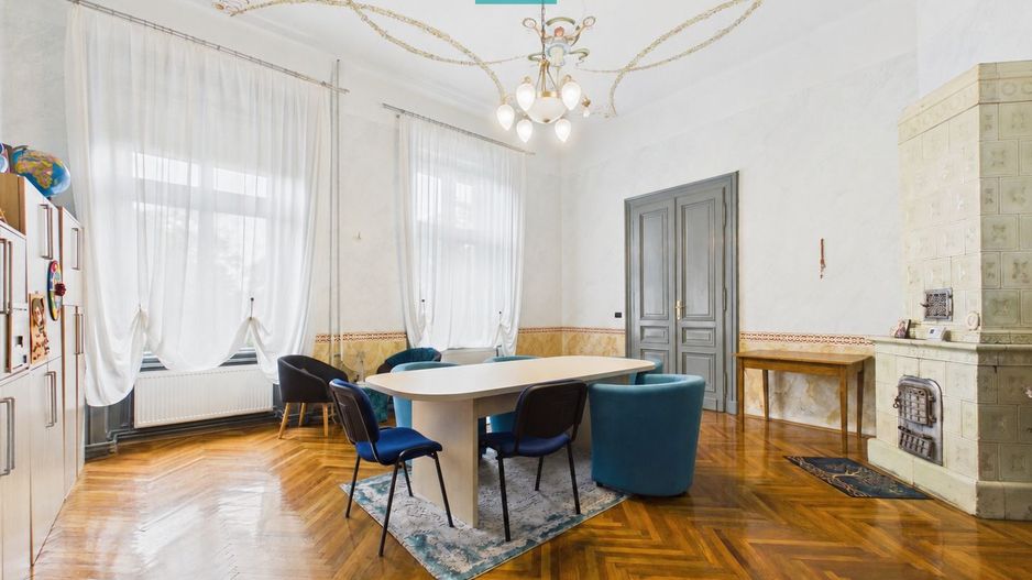 Apartament emblematic in Palatul Cenad, Arad - Poză 1