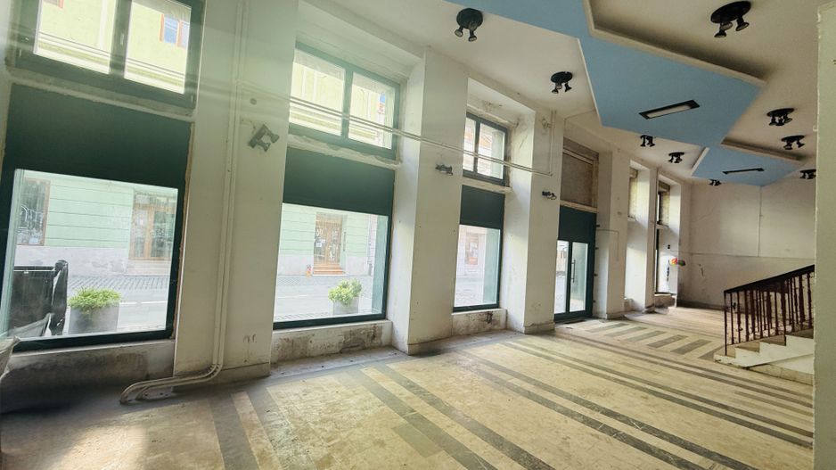 Ultracentral | 300 mp utili | Vitrină mare | Parter + Mezanin | Comision 0% - Poză 5