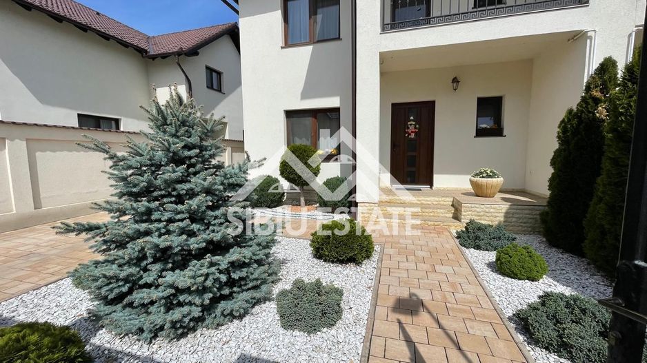 Duplex elegant, gata de mutare – finisaje premium, curte amenajată - Poză 1
