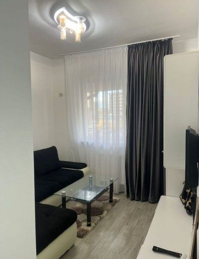 Garsoniera demisol foarte inalt centrala 26 mp - Poză 2