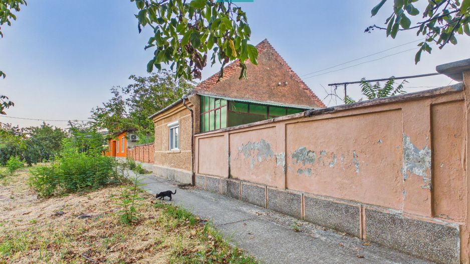 Casă  2 corpuri și 4 camere teren 1440 mp în Macea - Poză 13
