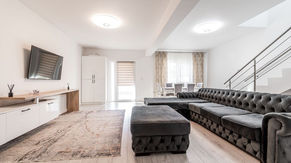 Doua case de vanzare la pret de una in Vladimirescu cartierul Florilor - Poză 13