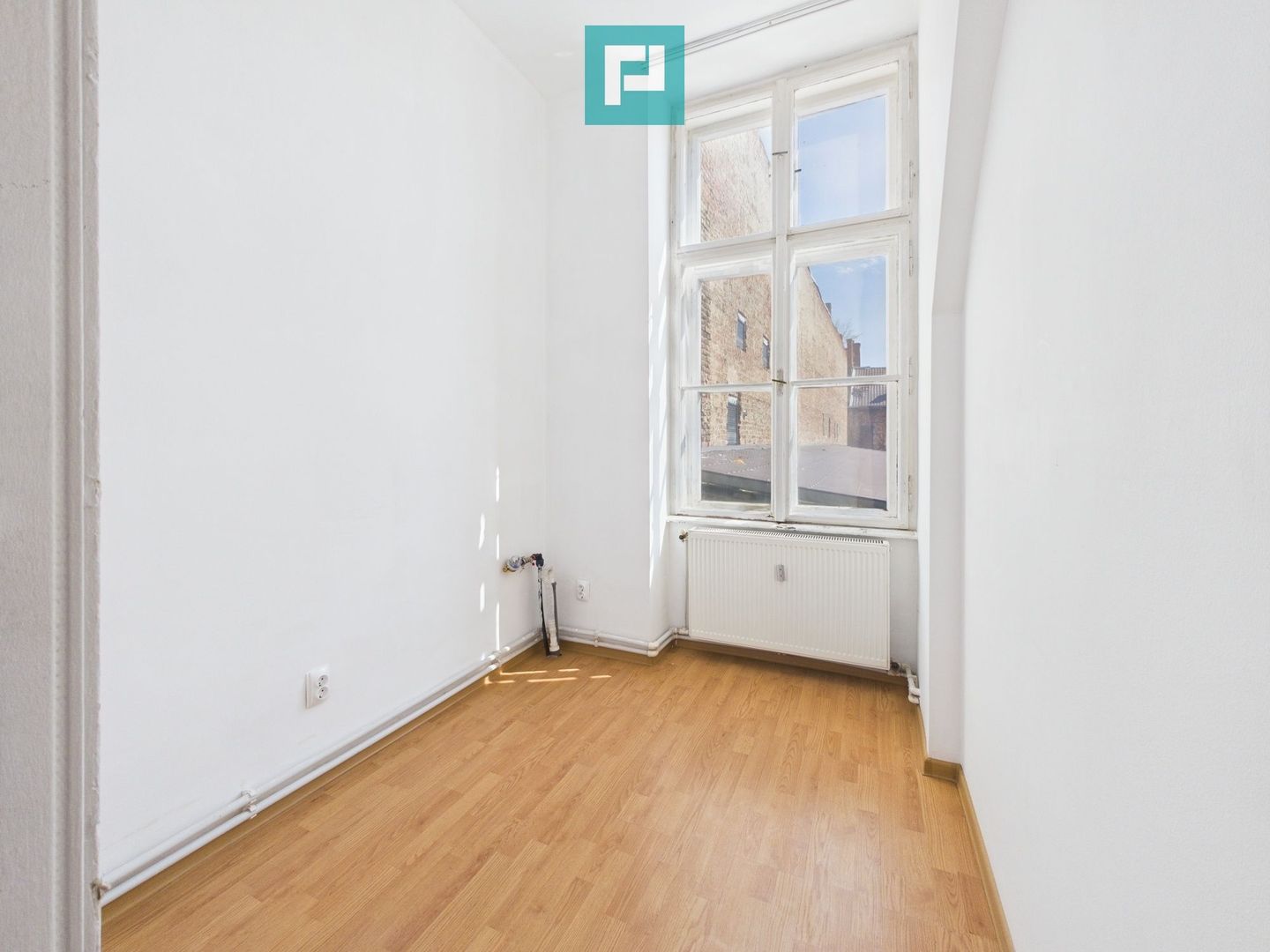 Apartament luminos cu 3 camere ultracentral - Arad - Poză 13