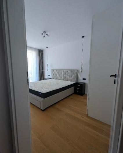 Apartament spațios și modern în Borhanci - Poză 7
