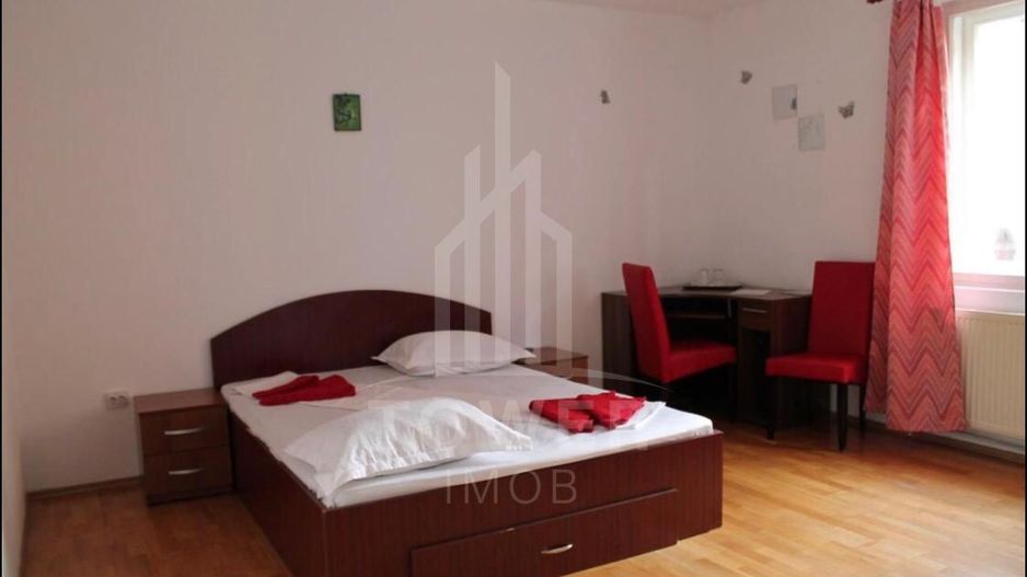 Casa single P+ E , in cartierul Strand - pretabila pentru pensiune sau locuinta - Poză 3