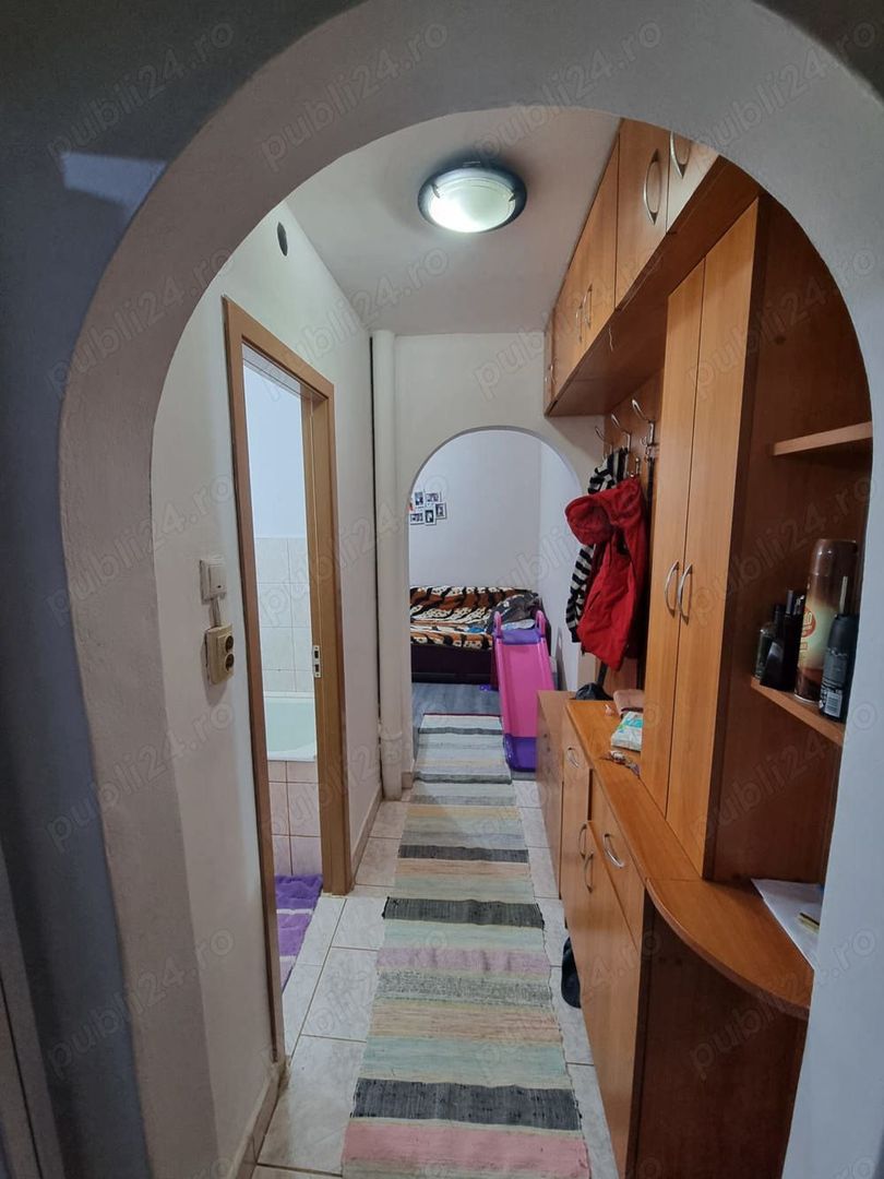 De vanzare apartament cu 3 camere - Poză 4