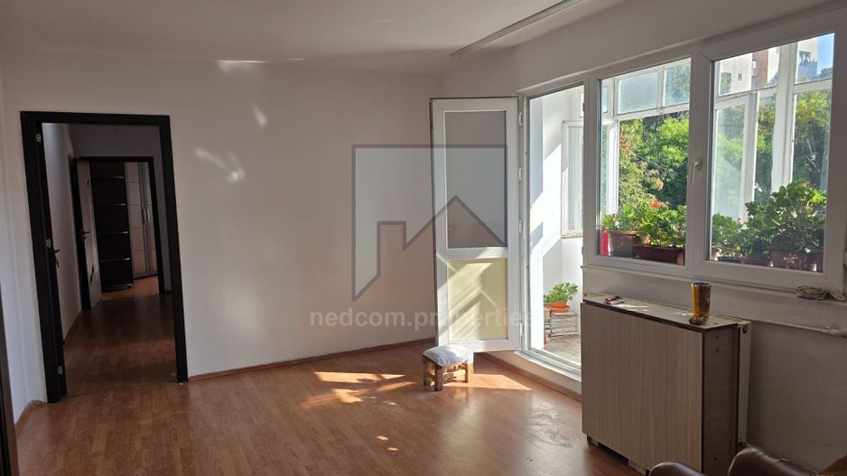 Vanzare apartament 3 camere - Berceni - str. Covasna - Poză 2