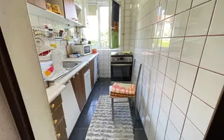 Apartament cu trei camere,etaj 2 - zona Cetatii - Poză 12
