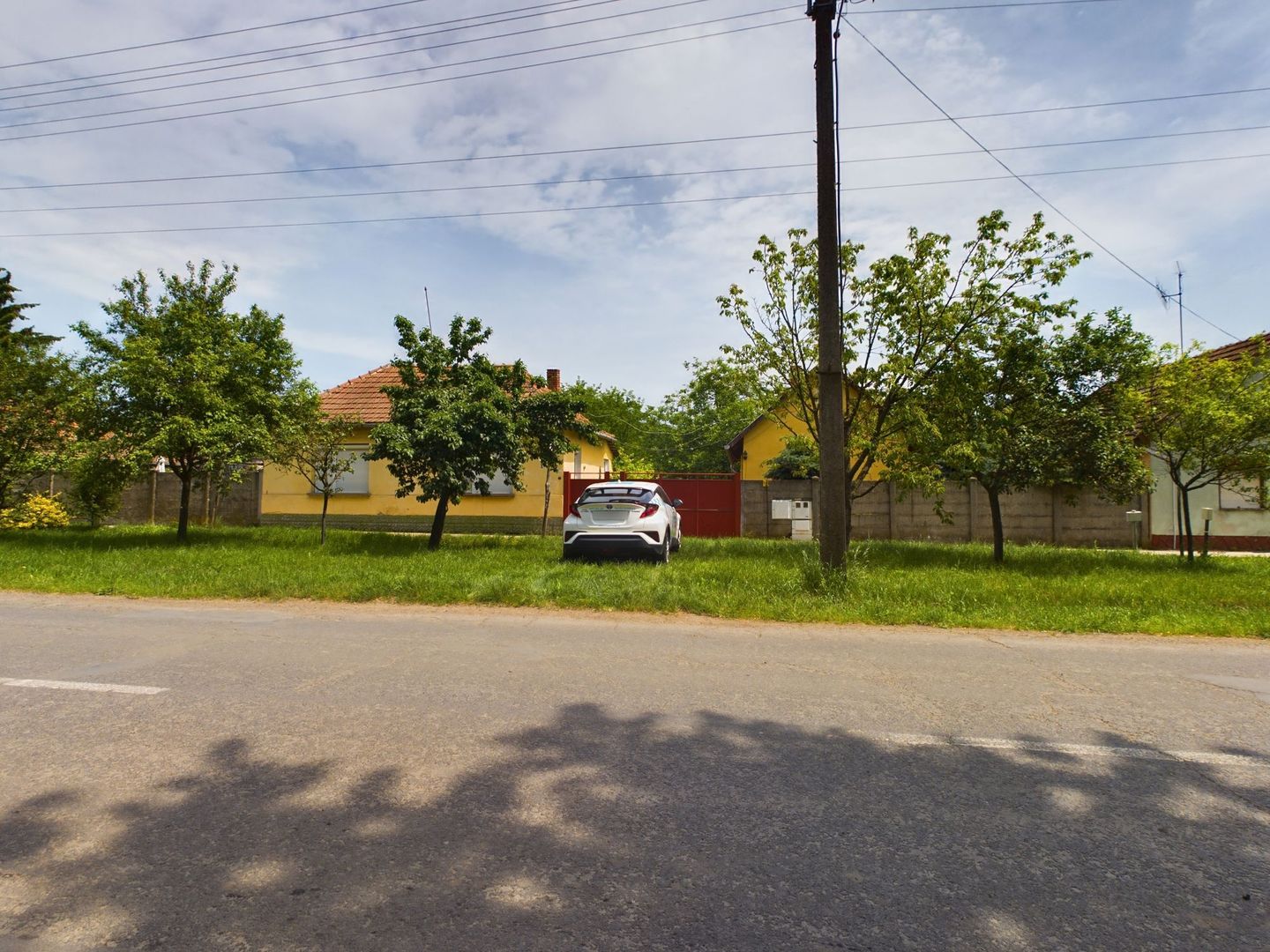 Casă cu teren generos la graniță cu România - Poză 10